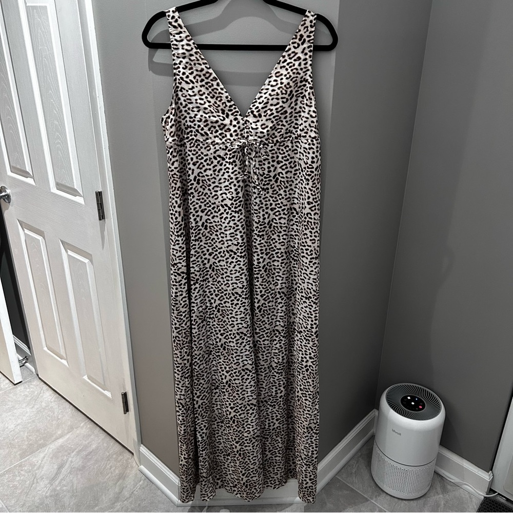 Victorias Secret Leopard Print Maxi Dress-XS